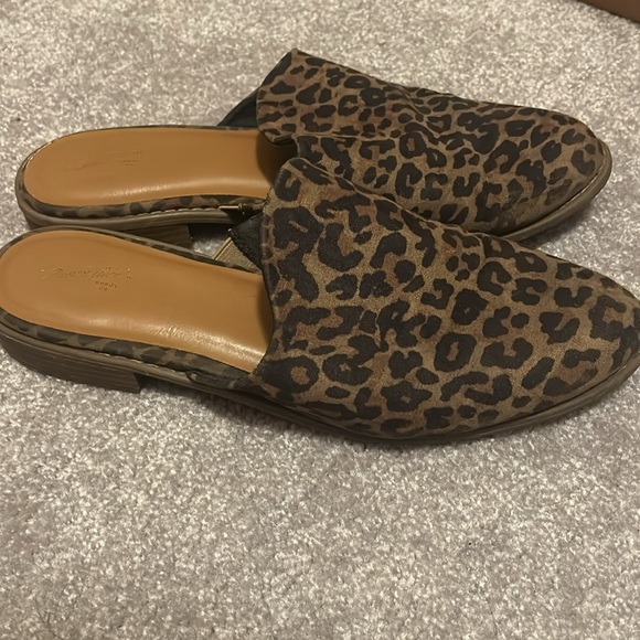 Flats - Picture 2 of 3